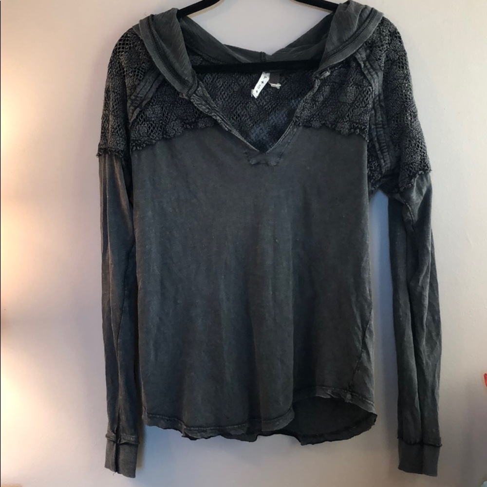 FREE PEOPLE GREY HOODIE SWEATER